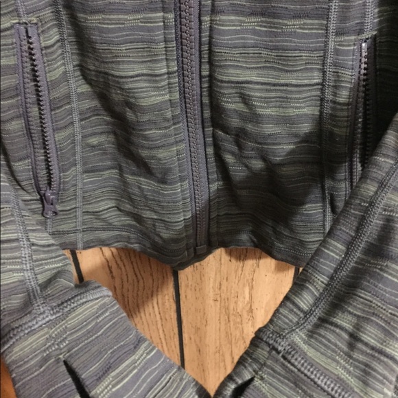 Lululemon define jacket medium - Picture 5 of 8